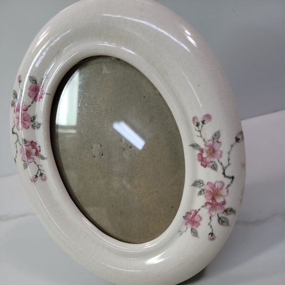 VINTAGE Floral Enameled Picture Oval Frame For 3”x4” Picture Victorian - Picture 3 of 6